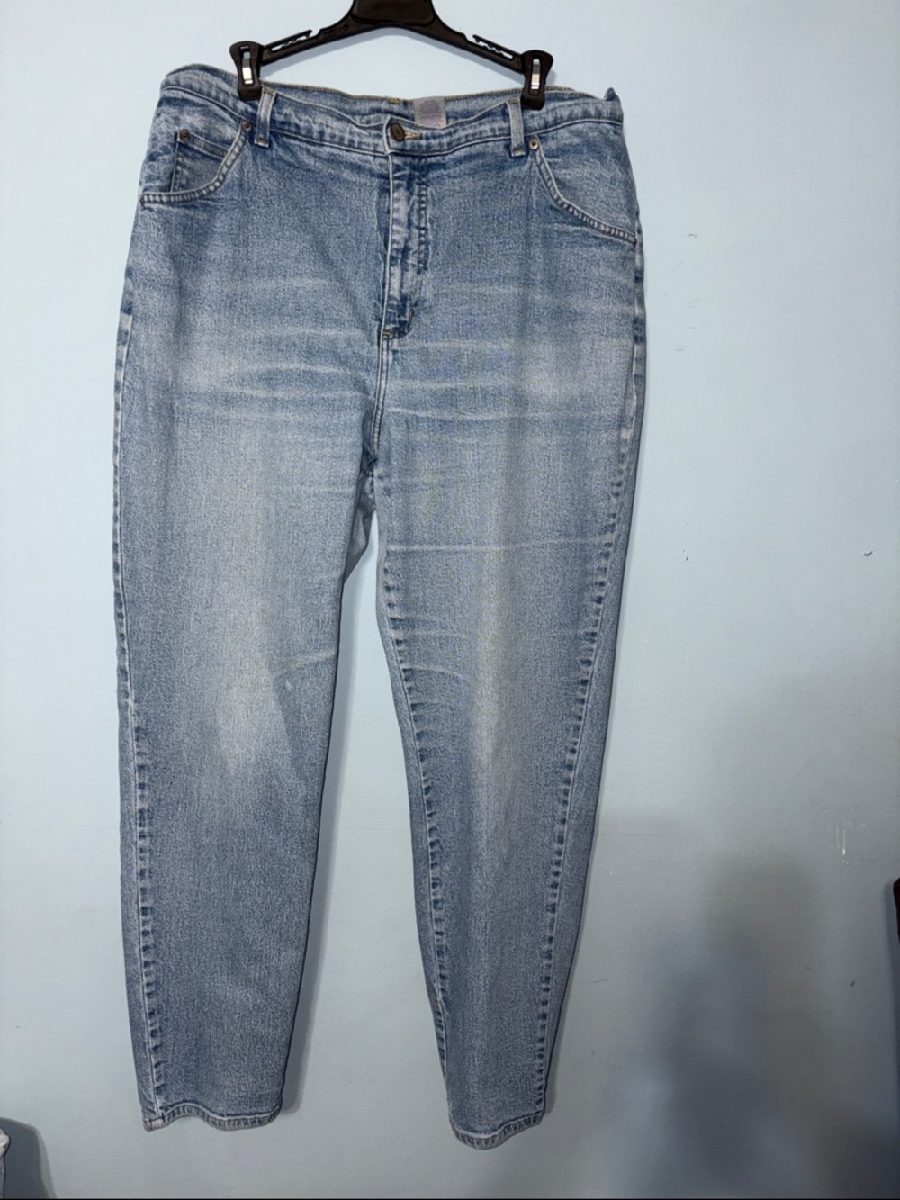 Size 18 Vintage Light Wash Women's Mom Jeans - Classic High-Rise